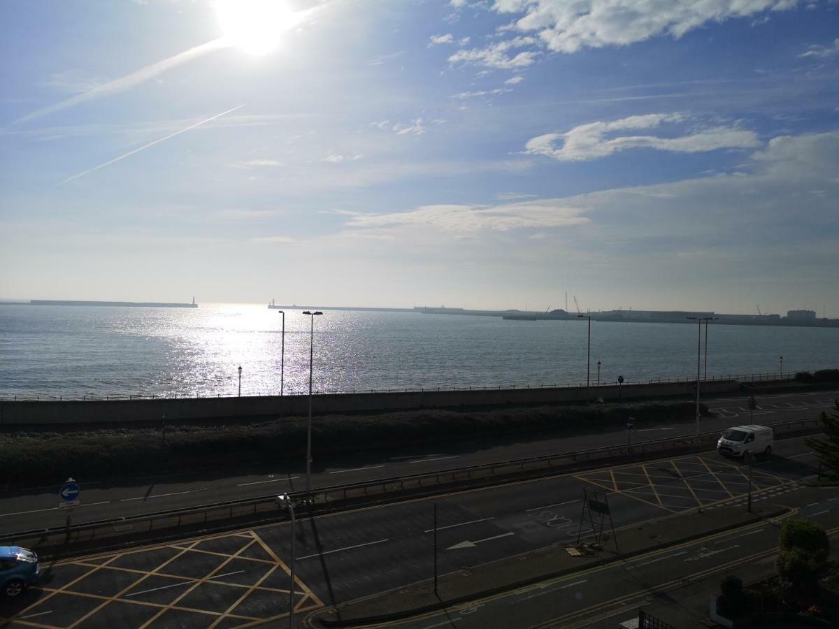 Whole Flat Next To Dover Port With Parking Exterior photo